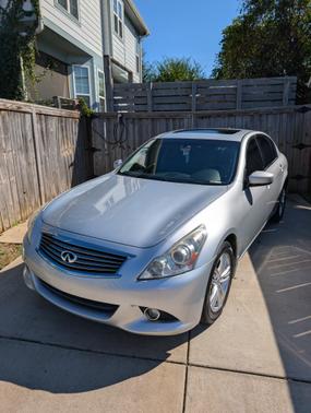 2012 INFINITI G37 x