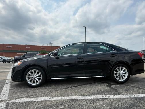 Black 2014 Toyota Camry XLE