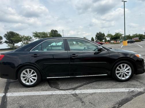 Black 2014 Toyota Camry XLE