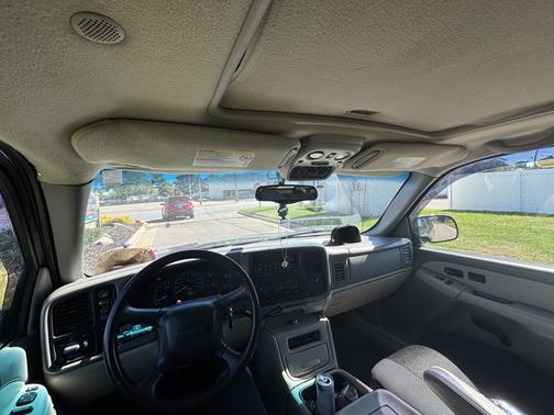 Gray 2002 GMC Yukon SLT