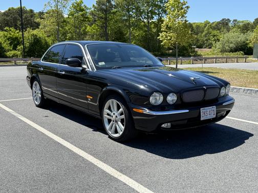 2004 Jaguar XJR Base
