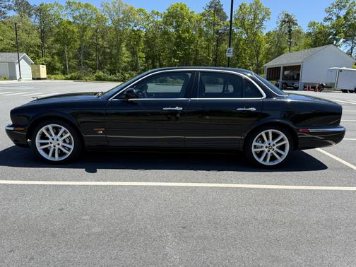 2004 Jaguar XJR Base