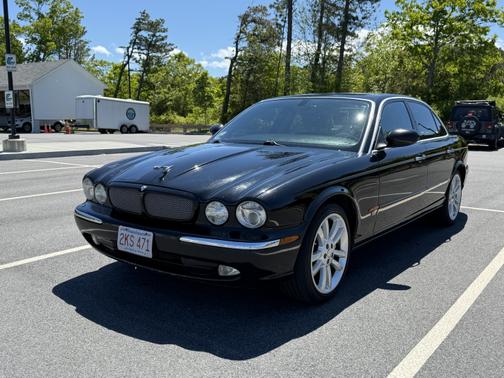 2004 Jaguar XJR Base