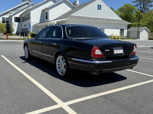 2004 Jaguar XJR Base