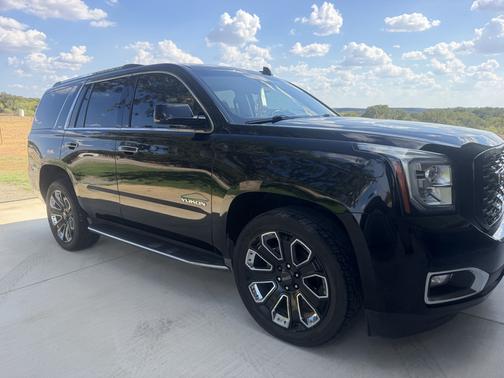 Black 2016 GMC Yukon SLT