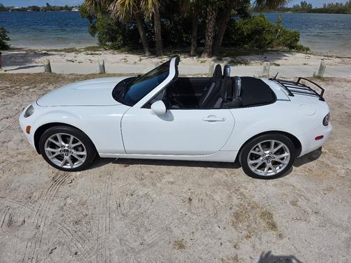 2006 Mazda MX-5 Miata Sport