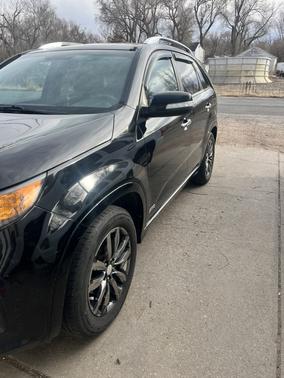 Black 2012 Kia Sorento SX