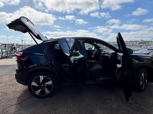 2024 Volvo C40 Recharge Pure Electric Core