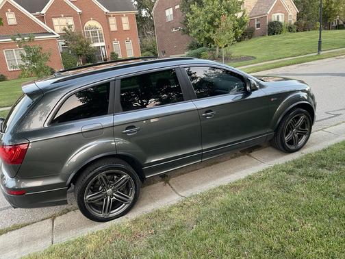 Gray 2015 Audi Q7 3.0T S line Prestige