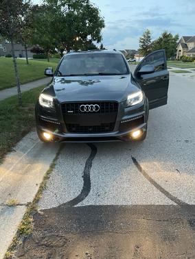 Gray 2015 Audi Q7 3.0T S line Prestige