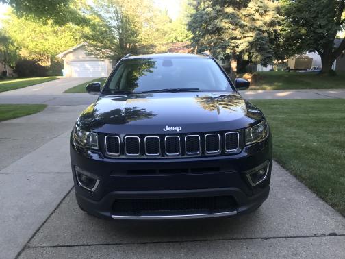 Photo 2 of 4 of 2019 Jeep Compass Limited