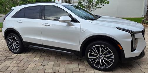 White 2024 Cadillac XT4 Sport