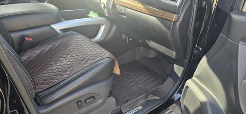 Black 2021 Nissan Titan SL