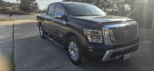 Black 2021 Nissan Titan SL