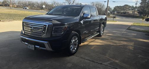 Black 2021 Nissan Titan SL