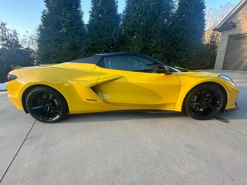 2025 Chevrolet Corvette E-Ray 3LZ