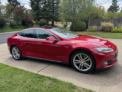 2013 Tesla Model S Base