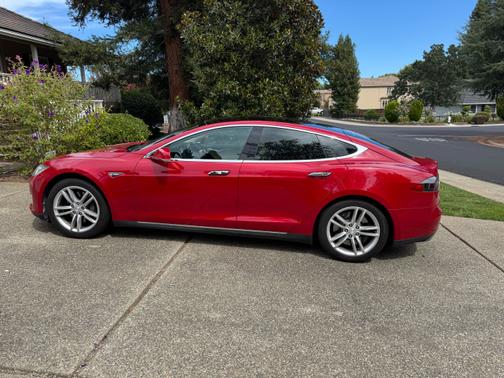 2013 Tesla Model S Base