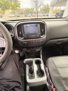 White 2015 Chevrolet Colorado LT