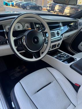 2017 Rolls-Royce Dawn Base