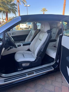 2017 Rolls-Royce Dawn Base