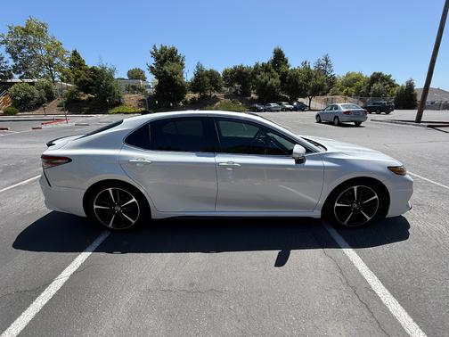 White 2019 Toyota Camry XSE V6
