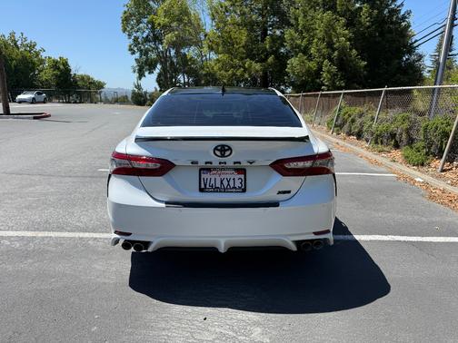 White 2019 Toyota Camry XSE V6