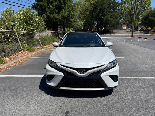White 2019 Toyota Camry XSE V6