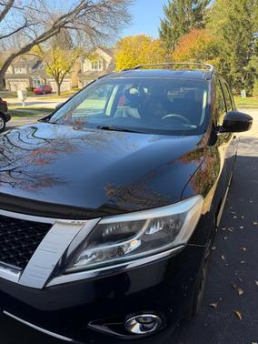 Black 2013 Nissan Pathfinder SV