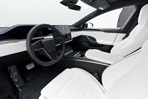2023 Tesla Model S Plaid