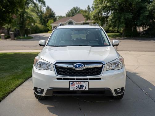 White 2015 Subaru Forester 2.5i Touring