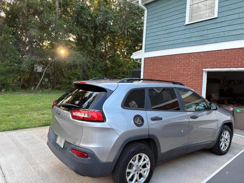 Silver 2016 Jeep Cherokee Sport