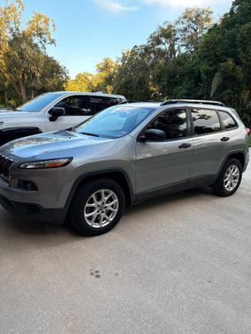 Silver 2016 Jeep Cherokee Sport