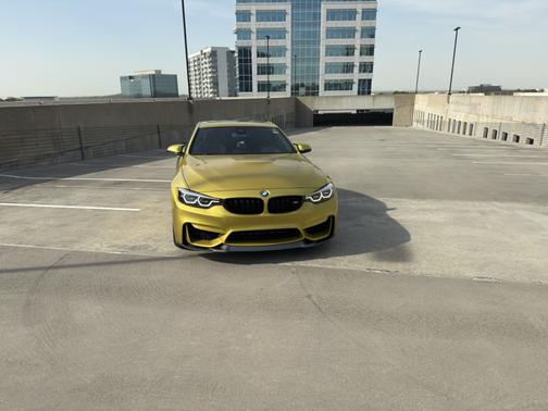 Gold 2019 BMW M4 Base