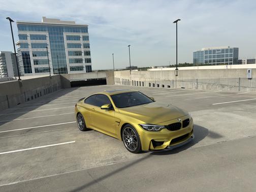 Gold 2019 BMW M4 Base