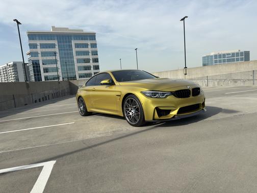 Gold 2019 BMW M4 Base