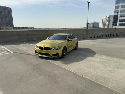 Gold 2019 BMW M4 Base