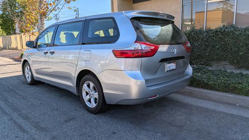 2017 Toyota Sienna L