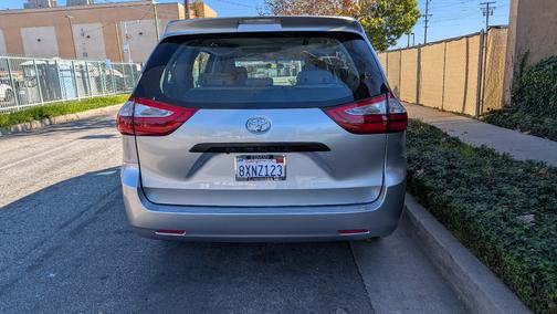 2017 Toyota Sienna L