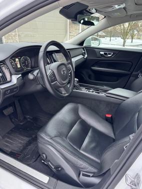 2020 Volvo S60 T6 Momentum