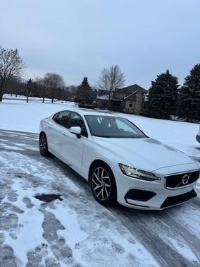 2020 Volvo S60 T6 Momentum