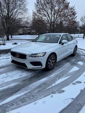 2020 Volvo S60 T6 Momentum