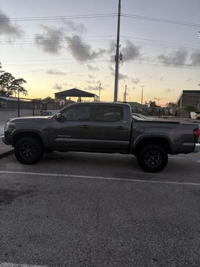 Gray 2022 Toyota Tacoma SR5