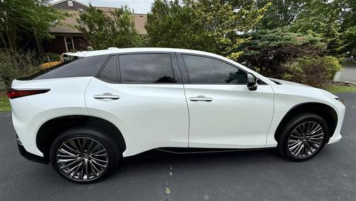 2023 Lexus RZ 450e Premium AWD w/20" Wheels