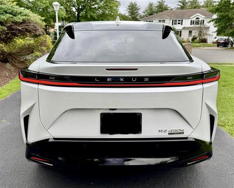 2023 Lexus RZ 450e Premium AWD w/20" Wheels