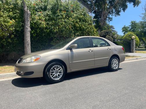 Gold 2008 Toyota Corolla LE