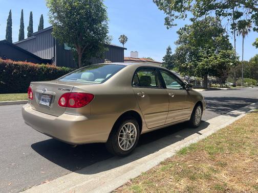 Gold 2008 Toyota Corolla LE
