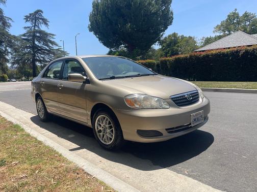 Gold 2008 Toyota Corolla LE