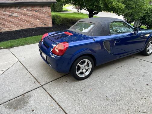 Blue 2000 Toyota MR2 Spyder