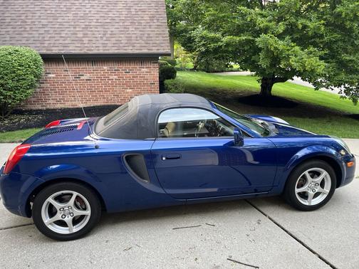 Blue 2000 Toyota MR2 Spyder